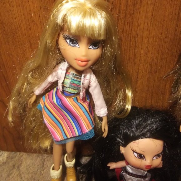 Set of Bratz dolls with Bratz little sister - Picture 3 of 3